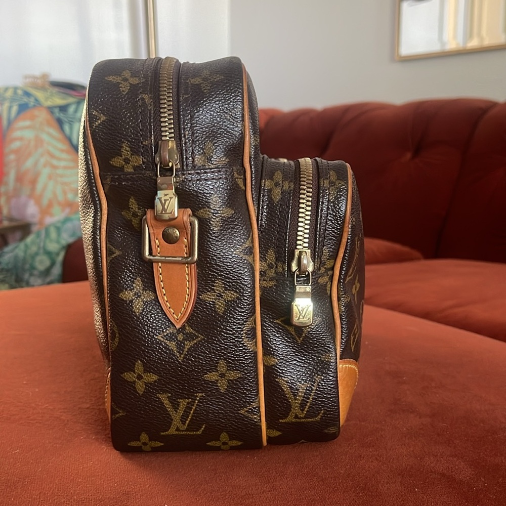 🎁Authentic Louis Vuitton Vintage Nile Crossbody Bag